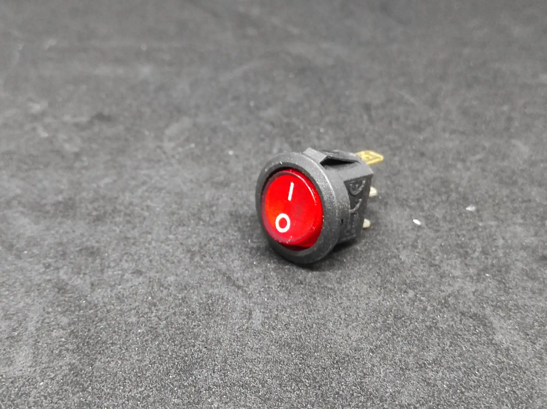 YUVARLAK ANAHTAR KIRMIZI 0-1