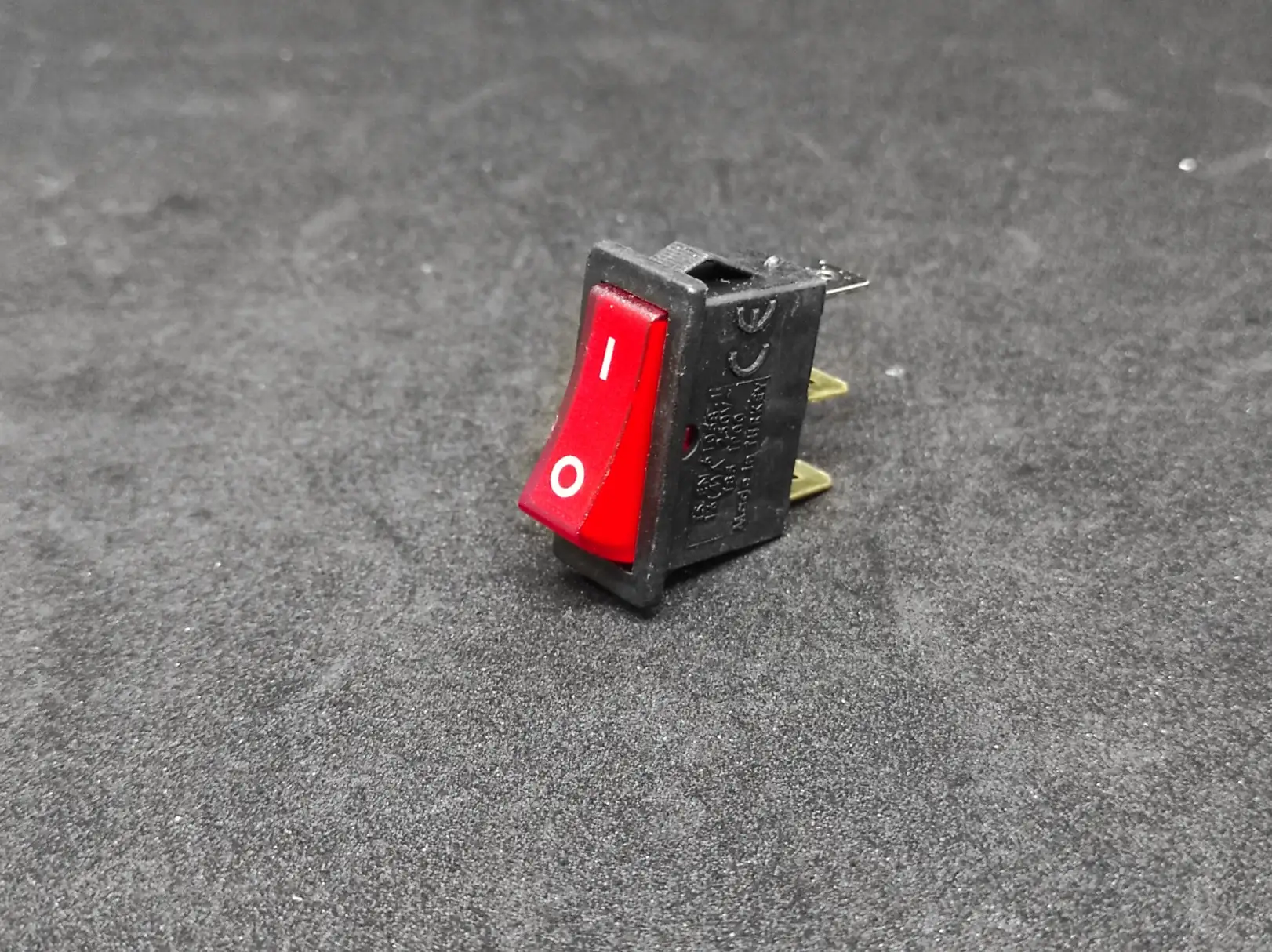 KARE İNCE TEKLİ KIRMIZI 0-1