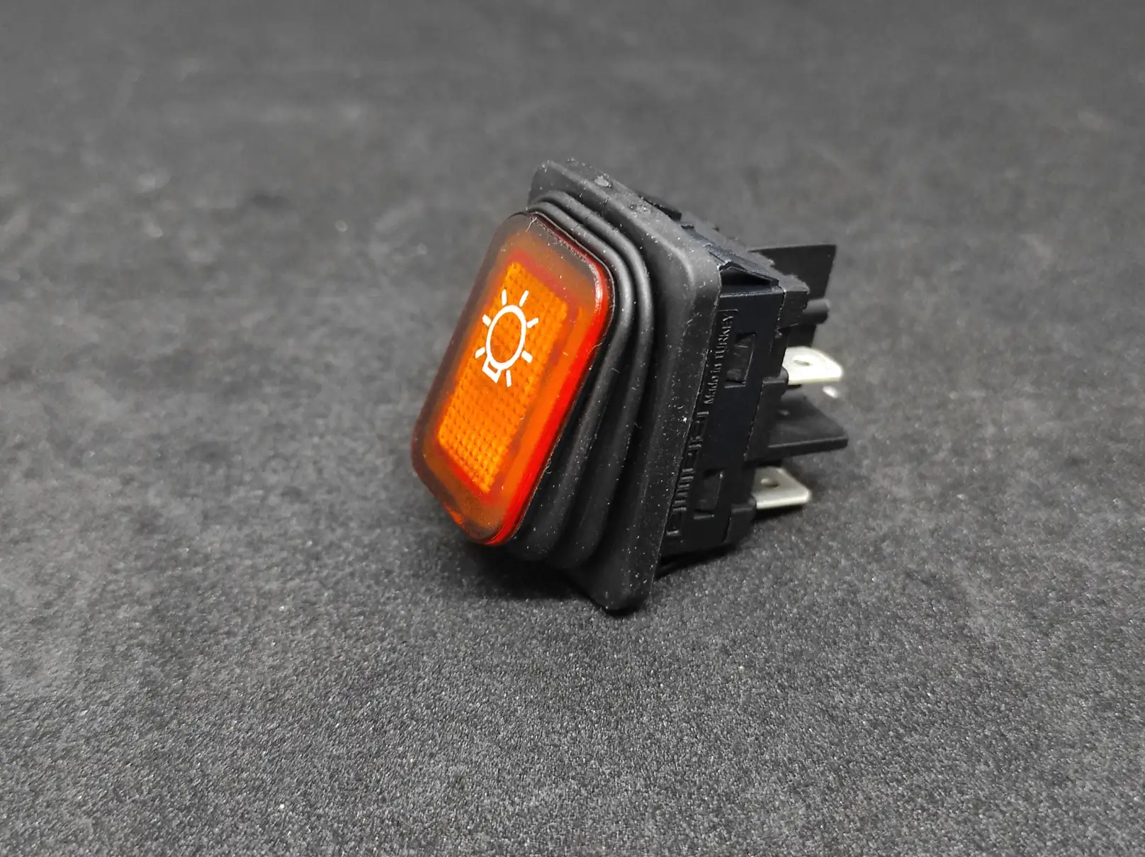 KÖRÜKLÜ ANAHTAR SARI LAMBA